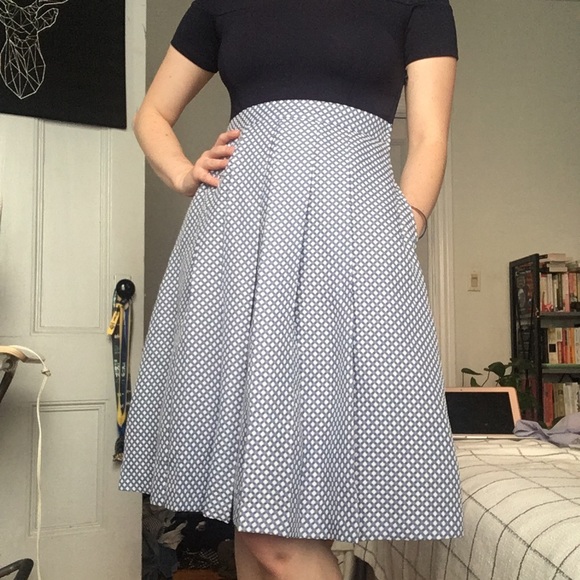 NEVER WORN Off the Shoulder White and Navy A Line - Picture 5 of 6